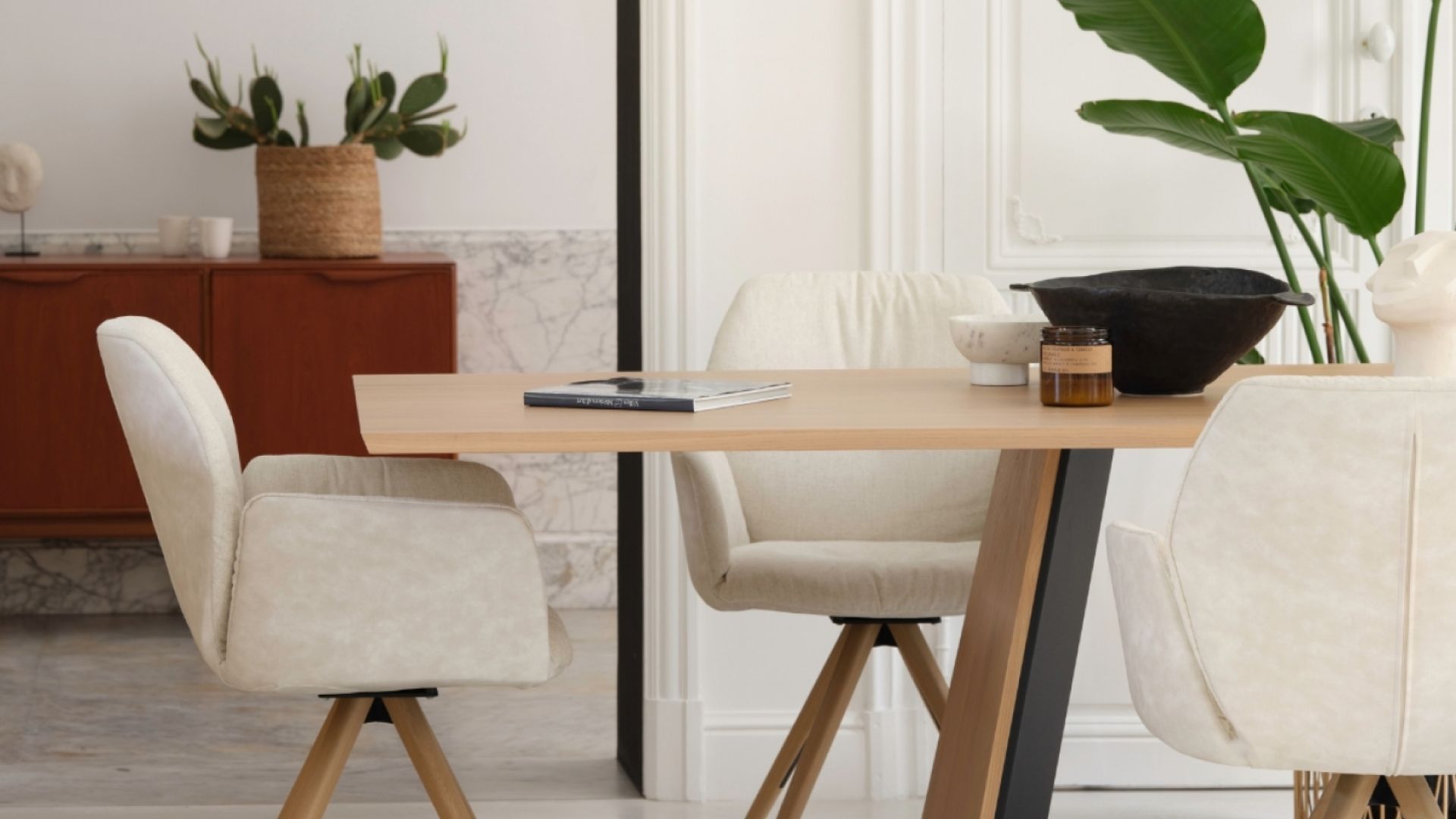 Ontdek onze bestsellers bij Designmeubelen Peeters-Van Leeuw!